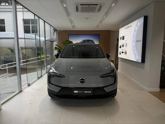 VOLVO EX30 69 KW ELÉTRICO PLUS